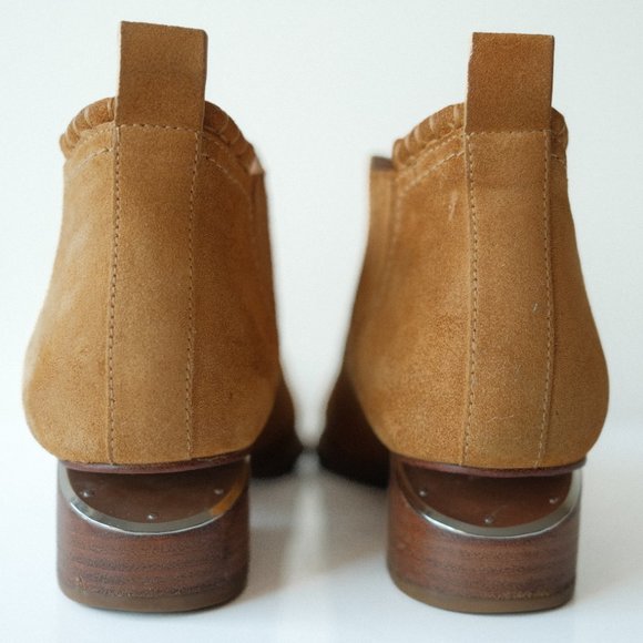 alexander wang 'kori' cutout metal heel chelsea booties in camel brown suede - Picture 5 of 12